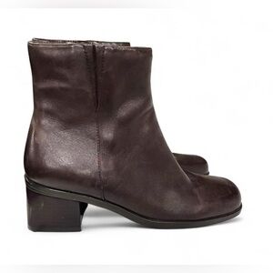 Madeline Stuart Chic Classic Dark Brown Ankle Booties Size 6